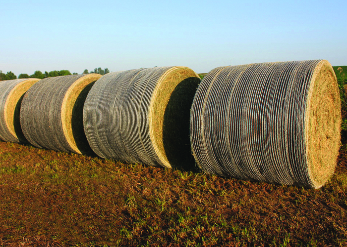 Bales stored outdoors - John Deere B-Wrap™