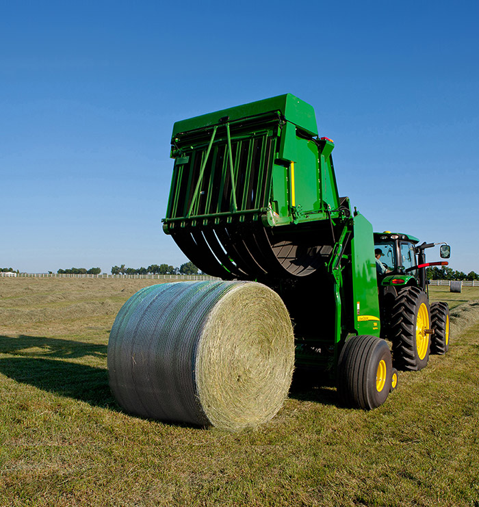 John Deere B-Wrap™ with Tama SCM™ Technology Bale Netwrap